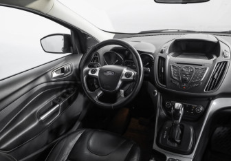 Подержанный автомобиль Ford Kuga 2016 года (9 фото)