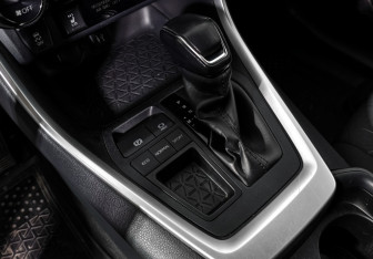 Подержанный автомобиль Toyota RAV4 2019 года (11 фото)