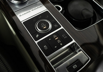 Подержанный автомобиль Land Rover Range Rover 2014 года (21 фото)