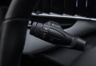 Подержанный автомобиль Geely Atlas 2024 года (26 фото)