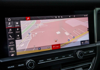 Подержанный автомобиль Porsche Macan 2020 года (17 фото)