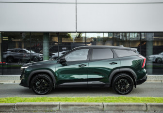 Подержанный автомобиль Geely Atlas 2024 года (9 фото)