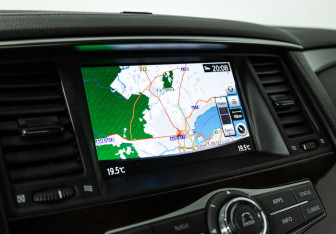 Подержанный автомобиль Infiniti QX80 2018 года (19 фото)