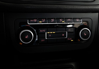 Подержанный автомобиль Volkswagen Golf Plus 2011 года (14 фото)