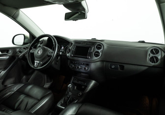 Подержанный автомобиль Volkswagen Tiguan 2016 года (9 фото)