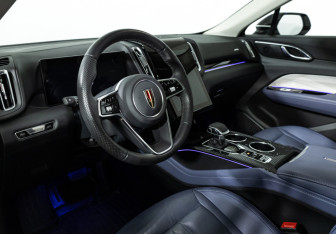 Подержанный автомобиль Hongqi HS3 2024 года (11 фото)
