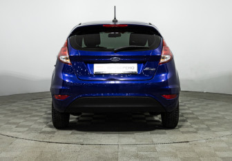 Подержанный автомобиль Ford Fiesta Hatchback 2018 года (6 фото)