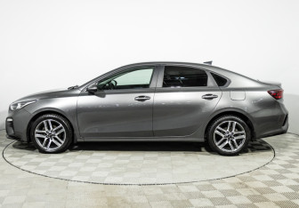 Подержанный автомобиль Kia Cerato Sedan 2020 года (8 фото)