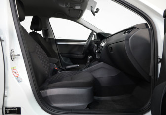 Подержанный автомобиль Skoda Octavia Liftback 2019 года (18 фото)
