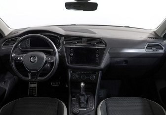 Подержанный автомобиль Volkswagen Tiguan 2019 года (10 фото)