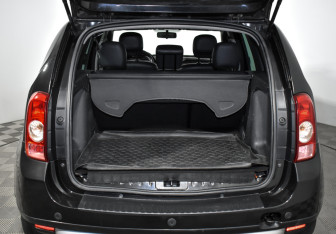 Подержанный автомобиль Renault Duster 2013 года (17 фото)