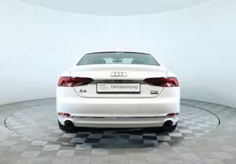 Подержанный автомобиль Audi A5 Coupe 2017 года (6 фото)
