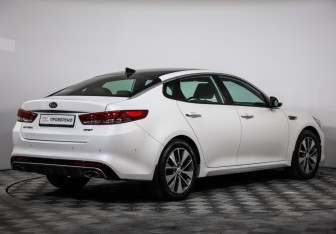 Подержанный автомобиль Kia Optima Sedan 2017 года (5 фото)