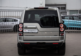 Подержанный автомобиль Land Rover Discovery 2013 года (8 фото)