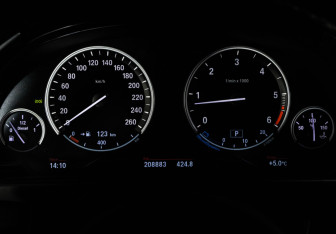 Подержанный автомобиль BMW X5 2017 года (30 фото)