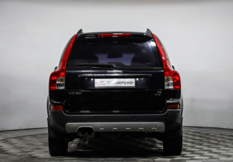 Подержанный автомобиль Volvo XC90 2007 года (6 фото)