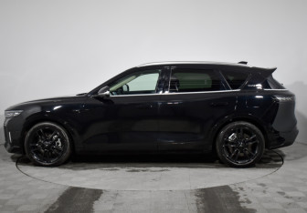 Подержанный автомобиль Voyah Free 2023 года (8 фото)