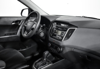 Подержанный автомобиль Hyundai Creta 2017 года (13 фото)