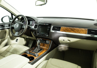 Подержанный автомобиль Volkswagen Touareg 2013 года (9 фото)