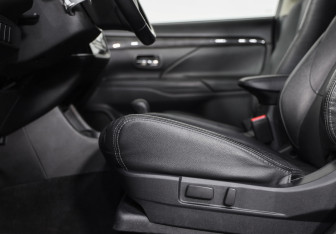 Подержанный автомобиль Mitsubishi Outlander 2015 года (20 фото)