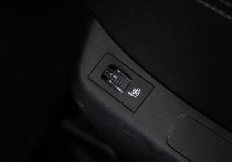 Подержанный автомобиль Citroen C4 Hatchback 2011 года (19 фото)