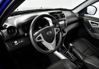 Подержанный автомобиль Lifan X60 2014 года (9 фото)