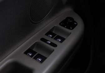 Подержанный автомобиль Volkswagen Golf Plus 2011 года (14 фото)