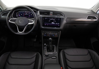 Подержанный автомобиль Volkswagen Tiguan 2021 года (9 фото)