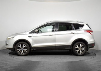 Подержанный автомобиль Ford Kuga 2013 года (8 фото)