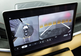 Подержанный автомобиль Zeekr 001 2023 года (23 фото)