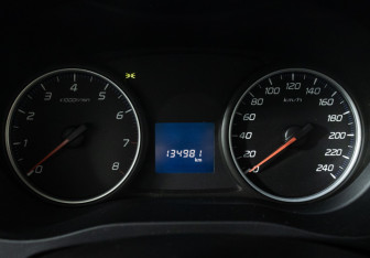 Подержанный автомобиль Mitsubishi Outlander 2013 года (12 фото)