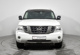 Подержанный автомобиль Nissan Patrol 2011 года (2 фото)
