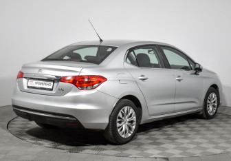 Подержанный автомобиль Citroen C4 Sedan 2014 года (5 фото)