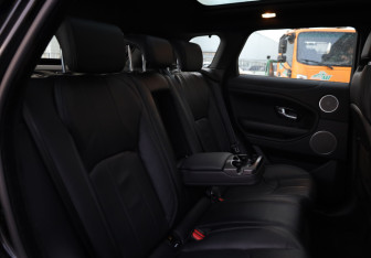 Подержанный автомобиль Land Rover Range Rover Evoque 2017 года (12 фото)