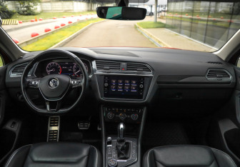 Подержанный автомобиль Volkswagen Tiguan 2018 года (11 фото)