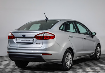 Подержанный автомобиль Ford Fiesta Sedan 2016 года (5 фото)