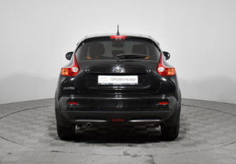 Подержанный автомобиль Nissan Juke 2014 года (6 фото)