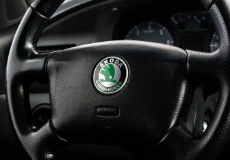 Подержанный автомобиль Skoda Octavia Liftback 1997 года (11 фото)