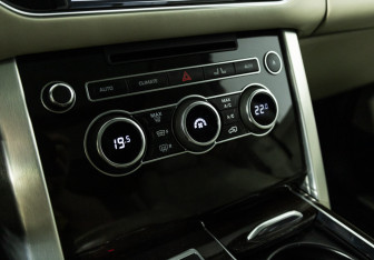 Подержанный автомобиль Land Rover Range Rover 2015 года (17 фото)