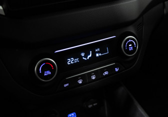 Подержанный автомобиль Hyundai Creta 2019 года (17 фото)