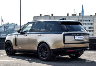 Подержанный автомобиль Land Rover Range Rover 2022 года (7 фото)