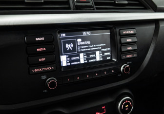 Подержанный автомобиль Kia Rio Sedan 2018 года (15 фото)