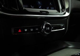 Подержанный автомобиль Volvo S60 2019 года (18 фото)