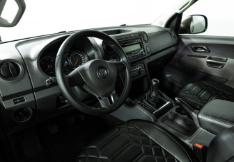 Подержанный автомобиль Volkswagen Amarok 2013 года (11 фото)