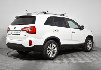 Подержанный автомобиль Kia Sorento 2017 года (5 фото)