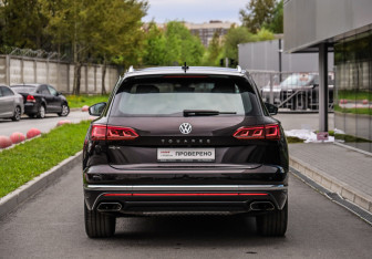 Подержанный автомобиль Volkswagen Touareg 2018 года (7 фото)