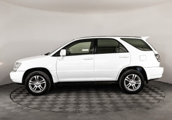 Подержанный автомобиль Lexus RX 2002 года (8 фото)