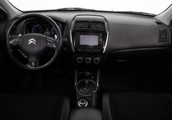 Подержанный автомобиль Citroen C4 Aircross 2014 года (10 фото)