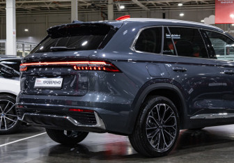 Подержанный автомобиль Geely Monjaro 2026 года (8 фото)