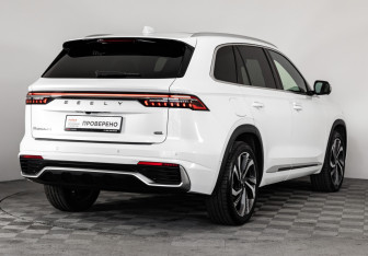 Подержанный автомобиль Geely Monjaro 2024 года (6 фото)